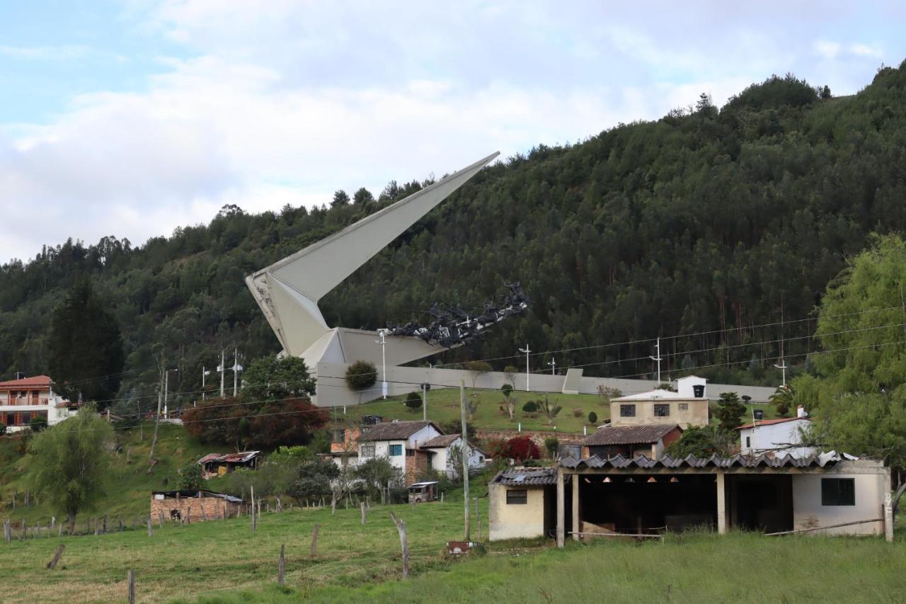 Hotel Lancers - Pantano De Vargas Paipa Boyaca Bagian luar foto